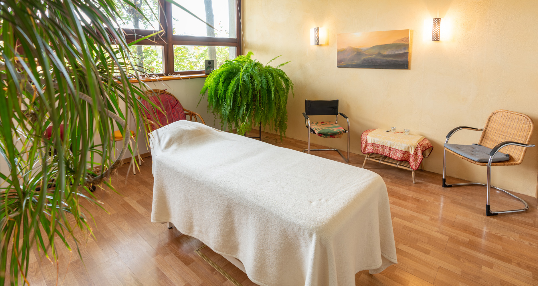 Massage im Behandlungsraum